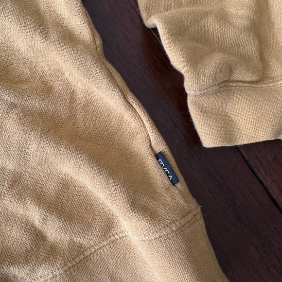 RVCA size small cropped crewneck - Picture 3 of 4